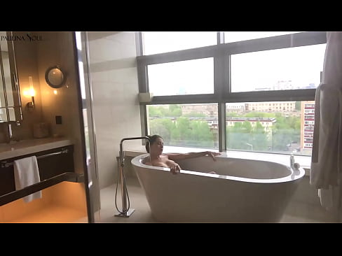 ❤️ Tremenda babe Passionately jerking off its pussy in u bagnu ❤️❌ Porno à noi